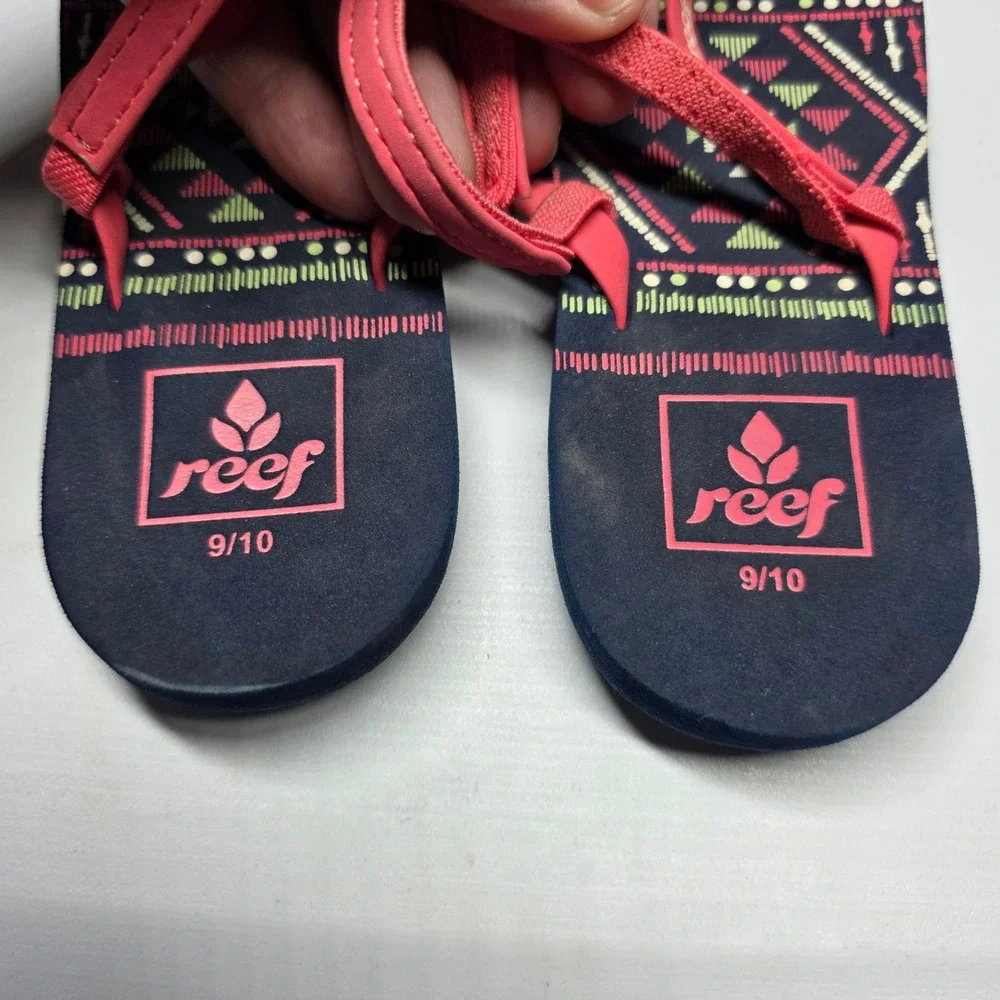 Reef Little Ahi Girls Toddler Sandals Size 9/10 Pink Navy Tribal Geometric Print